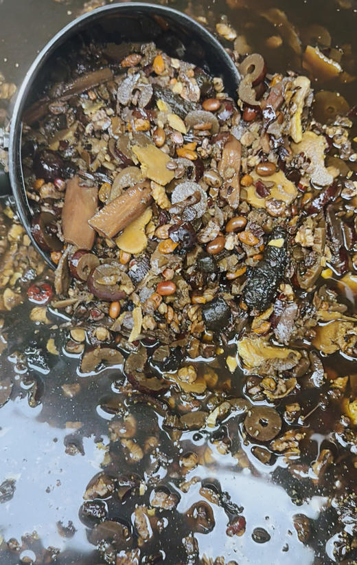 现货 熟地茱萸膏 熟地肉桂当归黄精茱萸 桑葚收膏250克 商品图6