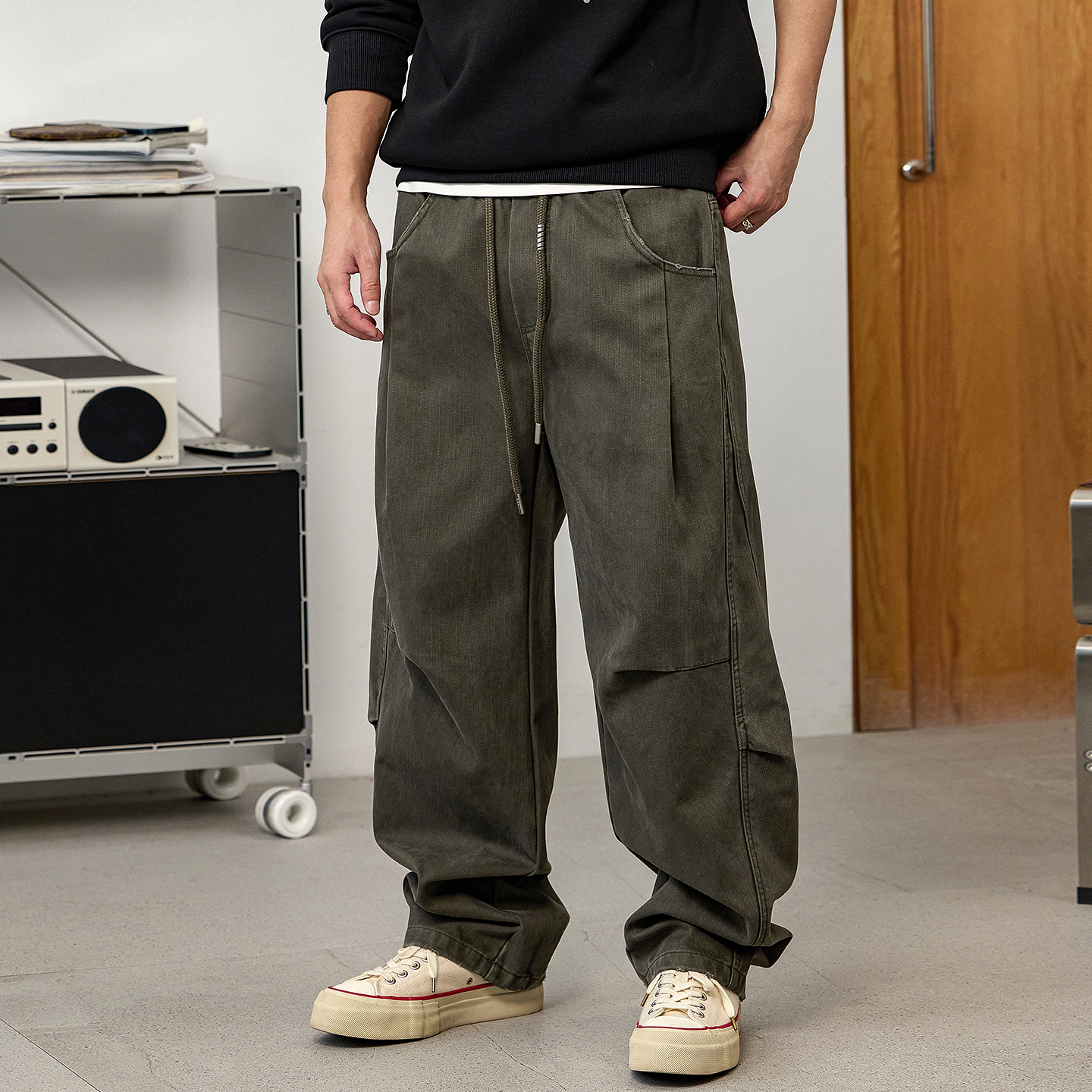 徐太浪【立体裁剪 褶皱感】军绿色休闲裤男秋冬宽松直筒裤子长裤