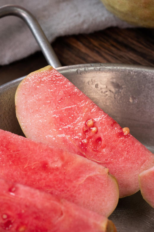 【2025新一批】浓郁香甜的口感，甜蜜汁水包裹味蕾【少籽芭乐】打破您对松脆的概念【团购价】 商品图3