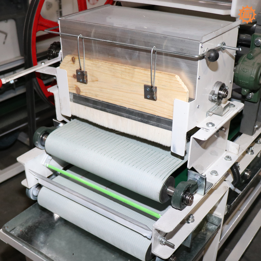 扫皮机叠皮机馄饨皮机粉箱外刷子