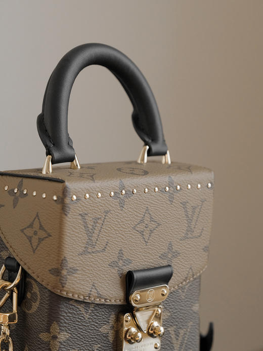 M82465-驴家 𝐂𝐀𝐌𝐄𝐑𝐀 𝐁𝐎𝐗 反转拼色软盒子（DG*MM） 商品图1