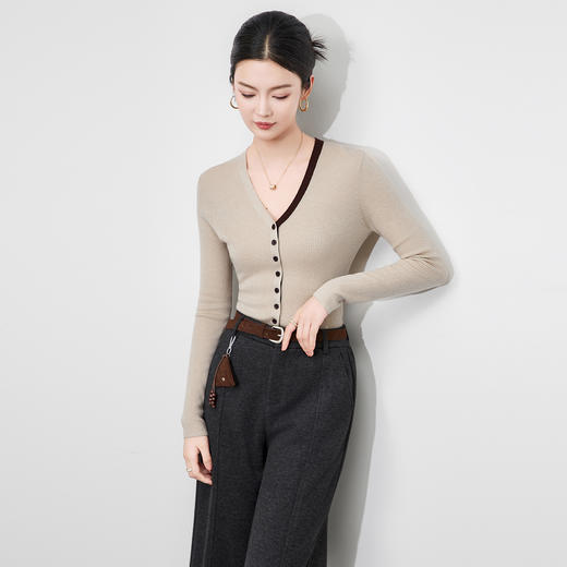 「高货wl」全新升级【铂金会员183/天猫249/差价66】(05010)洛诗琳新款V领撞色针织上衣2025秋冬修身显瘦叠穿针织开衫 商品图0