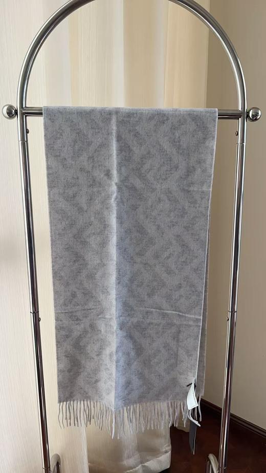 YP15-芬迪FF经典图案羊绒围巾（EJ） 商品图1