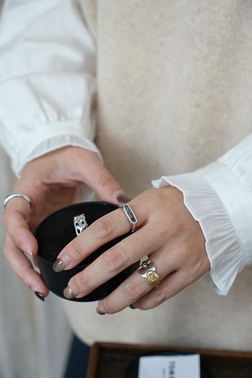 TOMWOOD 拉长石银戒指(Mario Ring Larvikite) 商品图1