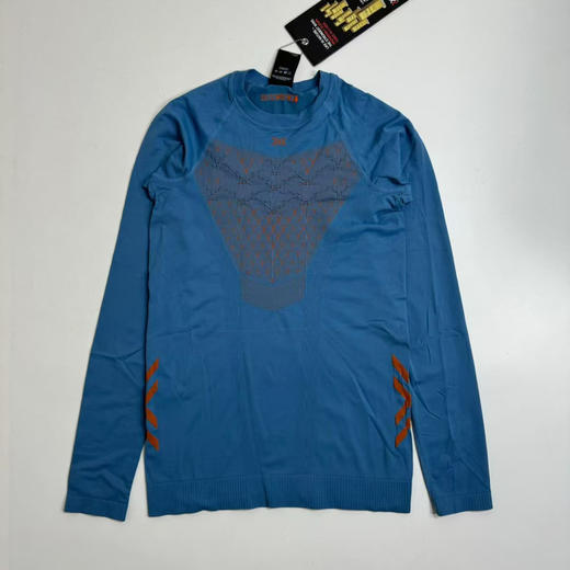 全新正品 XB倍能舒跑舒适路跑训练透汽健身控温衣

矿石蓝M 黑色M L XL

黑科技加持，硬控必备，控温科技，一体针织，舒跑系列，更适用于日常穿着，运动福音 商品图7