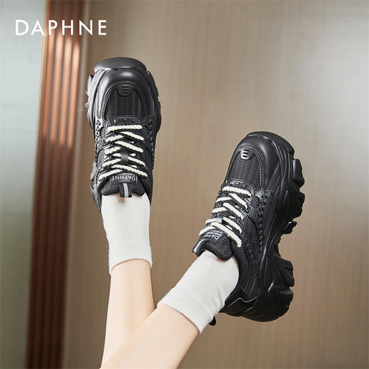 【达芙妮】厚底休闲增高老爹鞋4023101025 商品图4