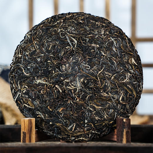 易武边境线荒放数十年【高杆古树茶】2025年头春瑶族王357克/饼 商品图1