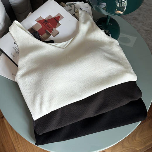 ³ 【日本代工厂带胸垫不用穿内衣的小V领背心】羊毛+莫代尔 精梳棉+莫代尔+美丽诺绵羊毛混纺 XN03-CRMM-BSPK 商品图4