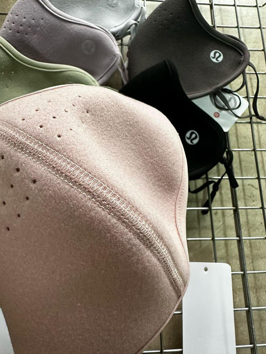 原单正品 Lulu胶原蛋白保暖口罩
颜色：黑色/深灰/浅灰/浅绿/粉色/紫色 商品图4