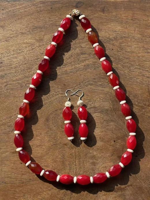 鲜红玛瑙菱格面橄榄珠项链与耳坠套组，顺丰包邮 商品图0