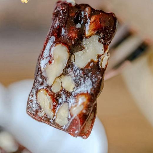 【血糯米核桃糕】植物版“阿胶糕”，满满都是血糯米和核桃仁，一口就能吃下所有营养，不甜不腻Q弹软糯太适合我们女生吃了!血糯米+核桃，双重加持，都是对女生好的东西，怎能错过？ 商品图6