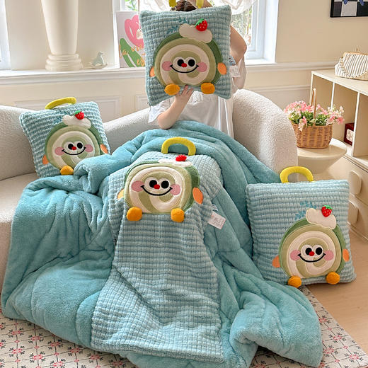 【二合一多功能抱枕毯】北极绒刺绣抱枕被 车载、沙发、办公室可折叠抱枕毯 商品图4