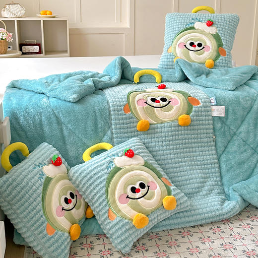 【二合一多功能抱枕毯】北极绒刺绣抱枕被 车载、沙发、办公室可折叠抱枕毯 商品图8