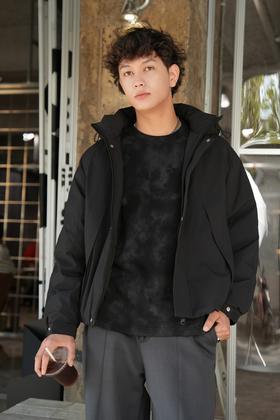 543874538机能连帽羽绒服