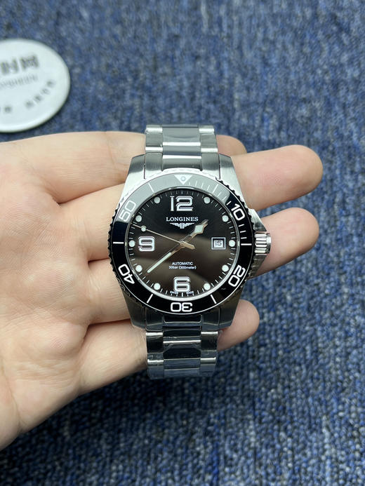 浪琴新款康卡斯系列 黑色盘 深海之黑 新升级版 男士腕表 增强夜光持久效果！
机芯：搭载进口西铁城 商品图1