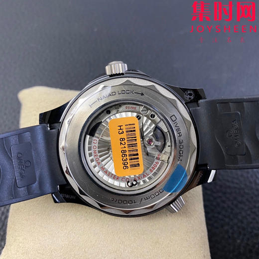 墨黑海马 桀骜登场 VS欧米茄海马300米系列 陶瓷海马 海马间陶瓷 小号深海之黑 男士腕表 表径43.5mm 商品图6