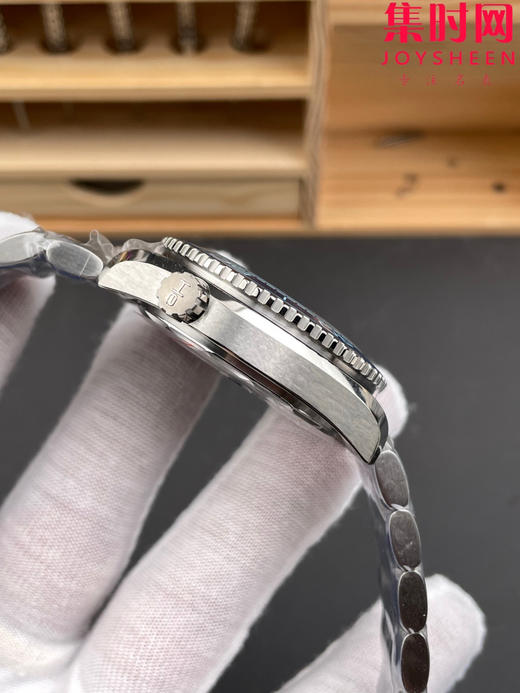 VS欧米茄海马600米系列 海洋宇宙 海马75周年 夏日冰蓝款 男士腕表 8800一体机 表径39.5mm 渐变蓝表盘 商品图5