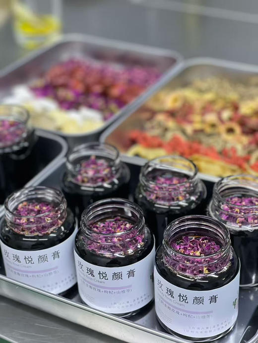 玫瑰悦颜膏（平阴重瓣玫瑰，佛手，茯苓，百合，玳玳花，山楂，桑葚，陈皮，甘草，红糖，冰糖净重260g） 商品图5