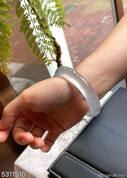 宽版玻璃种手镯【5311510】圈口54.5～具体价格微信咨询 商品图3