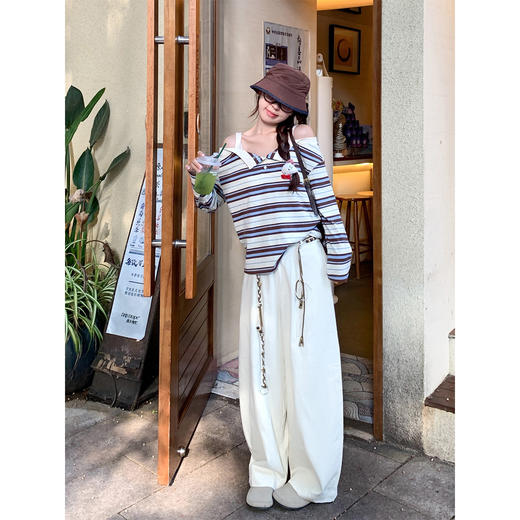 【110元任选2件】现货！杏咖蓝条纹吊带露肩上衣 商品图1