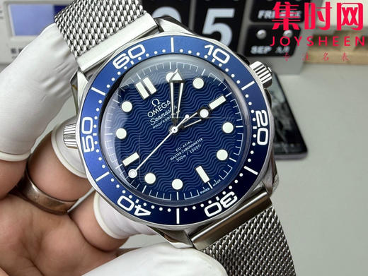 VS欧米茄新款海马300米系列 蓝色新盘邦德六十周年为了庆祝007系列电影上映60周年 推出海马系列300米潜水表精钢版 海马007邦德60周年 男士腕表 表径42mm 商品图1