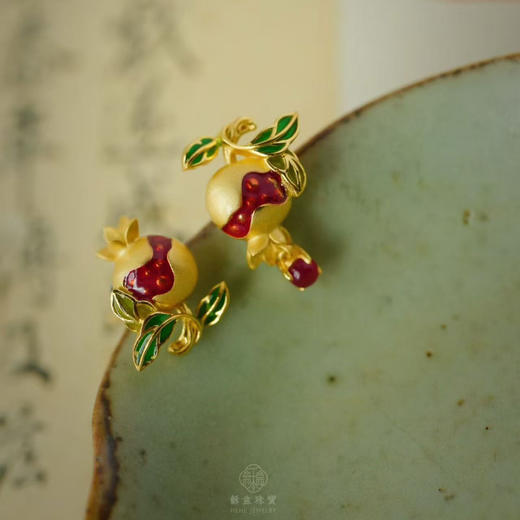 龢盒原创 银镶红宝石石榴耳钉 商品图2