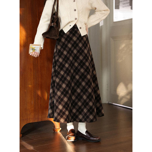 鹿向南「焦糖松露」复古咖色格子半身裙女秋冬新款显瘦A字中长裙 商品图2
