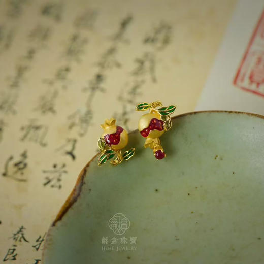 龢盒原创 银镶红宝石石榴耳钉 商品图1