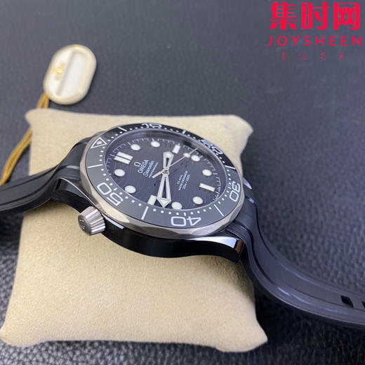 墨黑海马 桀骜登场 VS欧米茄海马300米系列 陶瓷海马 海马间陶瓷 小号深海之黑 男士腕表 表径43.5mm 商品图3