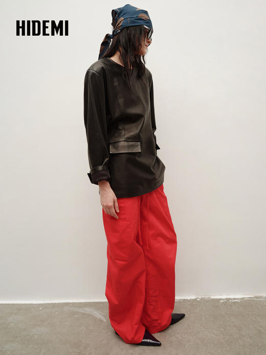 HIDEMI 【吴越同款】进口西班牙胎羊皮经典圆领宽肩套头廓形西装皮衣外套 商品图5