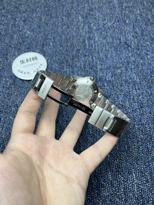 浪琴新款康卡斯系列 黑色盘 深海之黑 新升级版 男士腕表 增强夜光持久效果！
机芯：搭载进口西铁城 商品图6