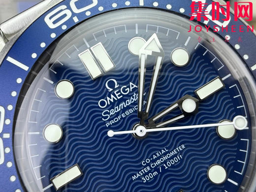 VS欧米茄新款海马300米系列 蓝色新盘邦德六十周年为了庆祝007系列电影上映60周年 推出海马系列300米潜水表精钢版 海马007邦德60周年 男士腕表 表径42mm 商品图4
