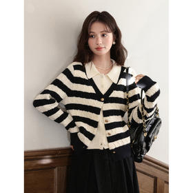 鹿向南「夹心乌梅」假两件翻领长袖针织毛衣女秋冬黑杏色条纹上衣