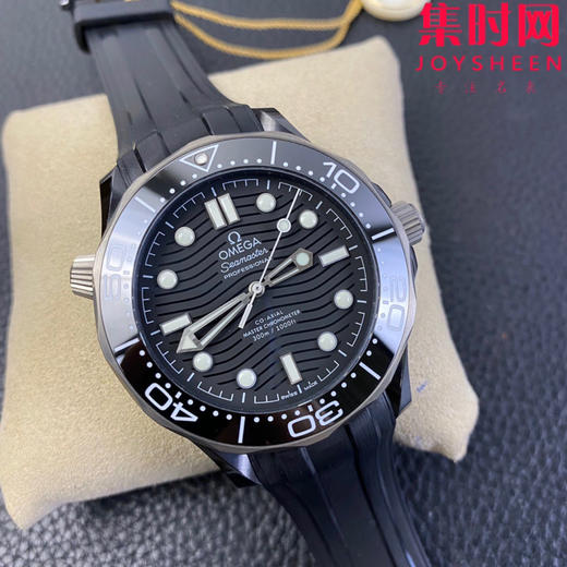 墨黑海马 桀骜登场 VS欧米茄海马300米系列 陶瓷海马 海马间陶瓷 小号深海之黑 男士腕表 表径43.5mm 商品图1