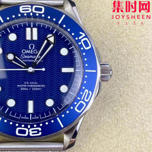 VS欧米茄新款海马300米系列 蓝色新盘邦德六十周年为了庆祝007系列电影上映60周年 推出海马系列300米潜水表精钢版 海马007邦德60周年 男士腕表 表径42mm 商品图3