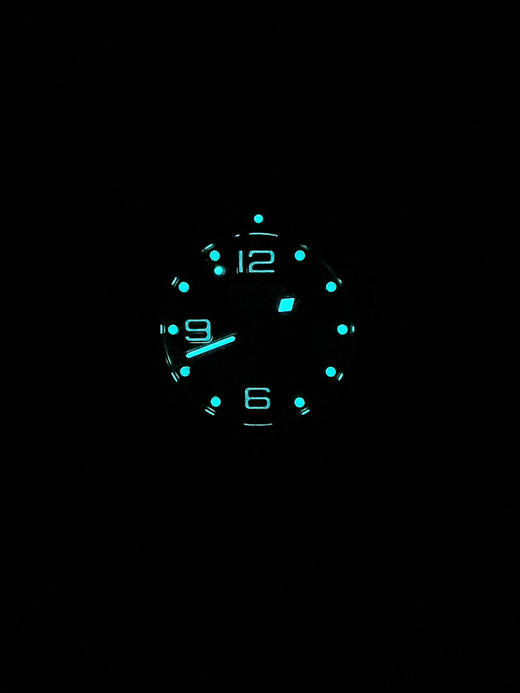 浪琴新款康卡斯系列 黑色盘 深海之黑 新升级版 男士腕表 增强夜光持久效果！
机芯：搭载进口西铁城 商品图8