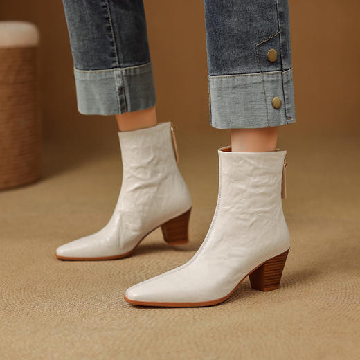 【预售5天】软羊皮高跟短靴女秋季新款简约百搭方头后拉链粗跟女靴子AA&C3345 商品图3