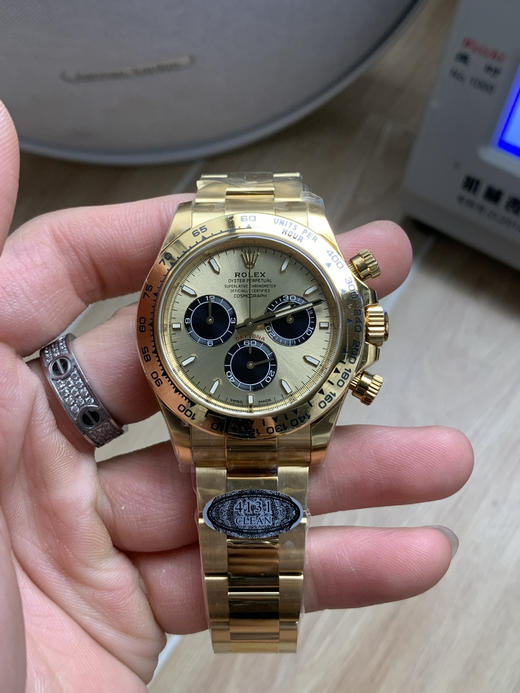 原装对比图➕迪通拿clean厂126518新款满血版4131机芯余文乐真假对比来啦！整个手表基于正品original原版开模的super copy版本 做工精细 打磨精良 乃精品中的精品❕❕ 商品图9