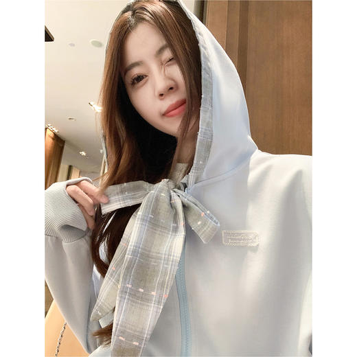 【189元任选2件】现货！蓝色领口系蝴蝶结连帽外套 商品图2