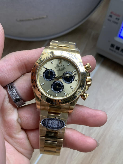 原装对比图➕迪通拿clean厂126518新款满血版4131机芯余文乐真假对比来啦！整个手表基于正品original原版开模的super copy版本 做工精细 打磨精良 乃精品中的精品❕❕ 商品图10