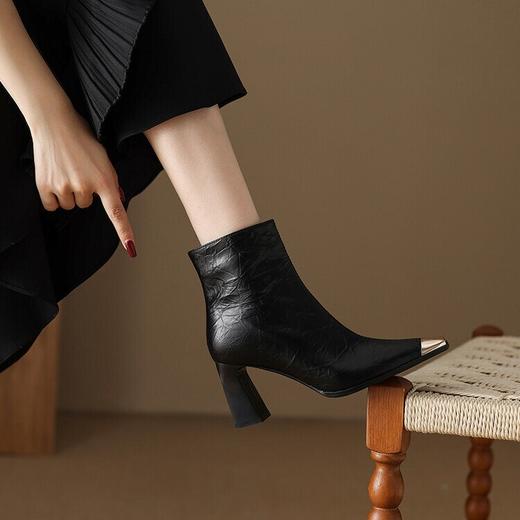 【预售5天】真皮粗跟短靴女秋冬新款金属方头高跟时装靴短筒气质女靴DS&1578 商品图3