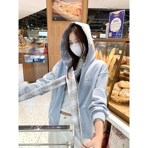 【189元任选2件】现货！蓝色领口系蝴蝶结连帽外套 商品图1