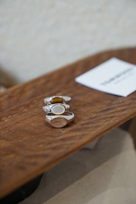 TOMWOOD 天然珍珠母贝戒指(Joe Ring White MOP)