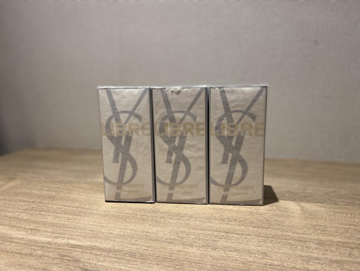 终终～终于～再次到手俄罗斯免税订单！！！

这次新来的是圣罗兰YSL 自由之水90ml！！经典版

京东在售1540，开团价格299元包邮！！

绝不踩坑！支持七天无理由！！ 商品图2