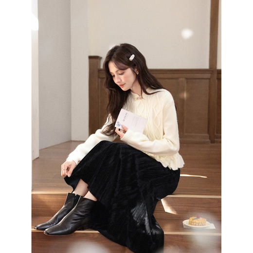 鹿向南「乌梅子酱」黑色复古丝绒半身裙女秋冬新款小个子高腰长裙 商品图4