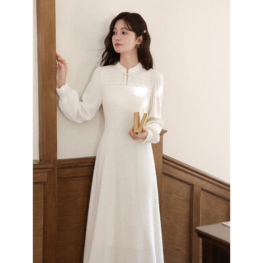 鹿向南「白鹭暖空」新中式国风长袖连衣裙女秋冬复古米杏色长裙 商品图2