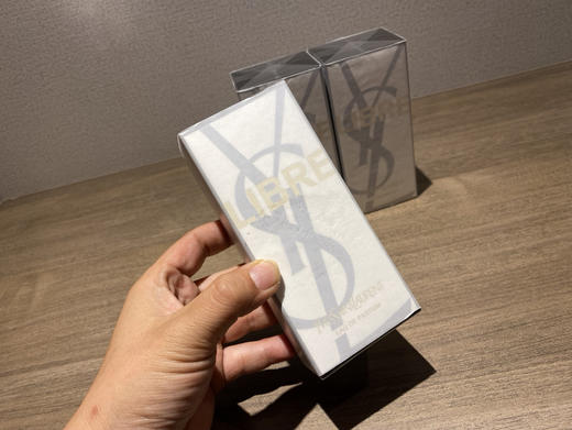 终终～终于～再次到手俄罗斯免税订单！！！

这次新来的是圣罗兰YSL 自由之水90ml！！经典版

京东在售1540，开团价格299元包邮！！

绝不踩坑！支持七天无理由！！ 商品图4