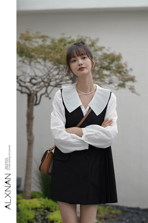 鹿向南《时光瞬间》黑色连衣裙女两件套2025秋季新款短裙衬衫裙子L20703-L20705 商品图5