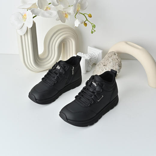 经典鲨2025冬季专柜新款百搭纯色加绒加厚保暖棉鞋休闲鞋女KW172-558131 商品图1