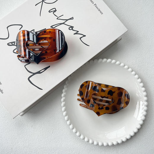 爱心贝壳夹盘发夹-纪念日百货门店同款167446160 商品图3